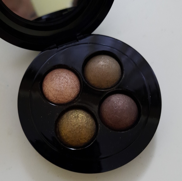 NEW Mac Eye Shadow Quad in "A Harvest of Greens" - Picture 7 of 7
